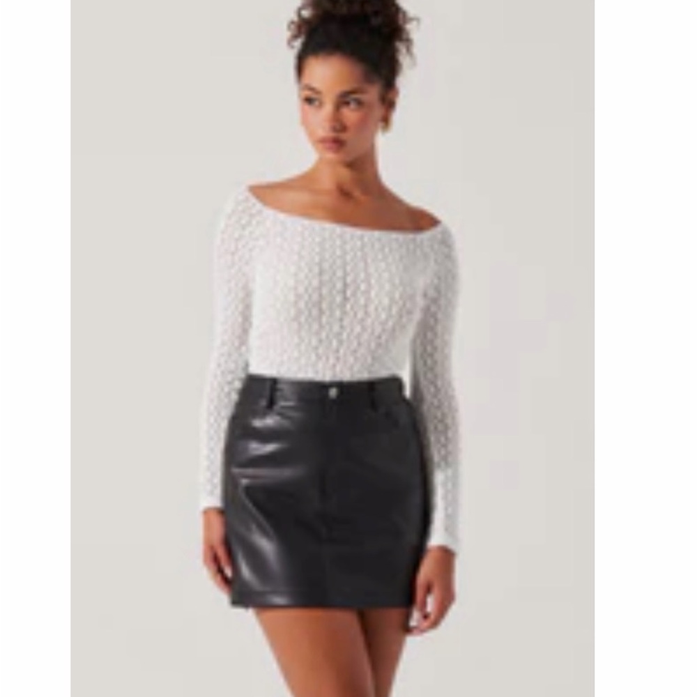 NWT ASTR The Label Boat Neck Knit Top